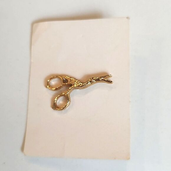 Miniature Gold Crane Scissor Lapel Pin Tie Tack Vintage Unisex - Picture 8 of 8